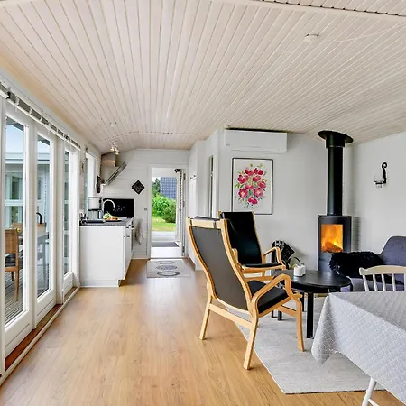 Three-bedroom In Sydals Nedre Lysabild